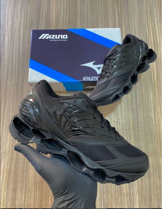 Mizuno Wave All Black